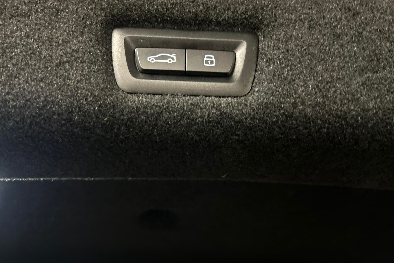 BMW i7 iso kuva 34