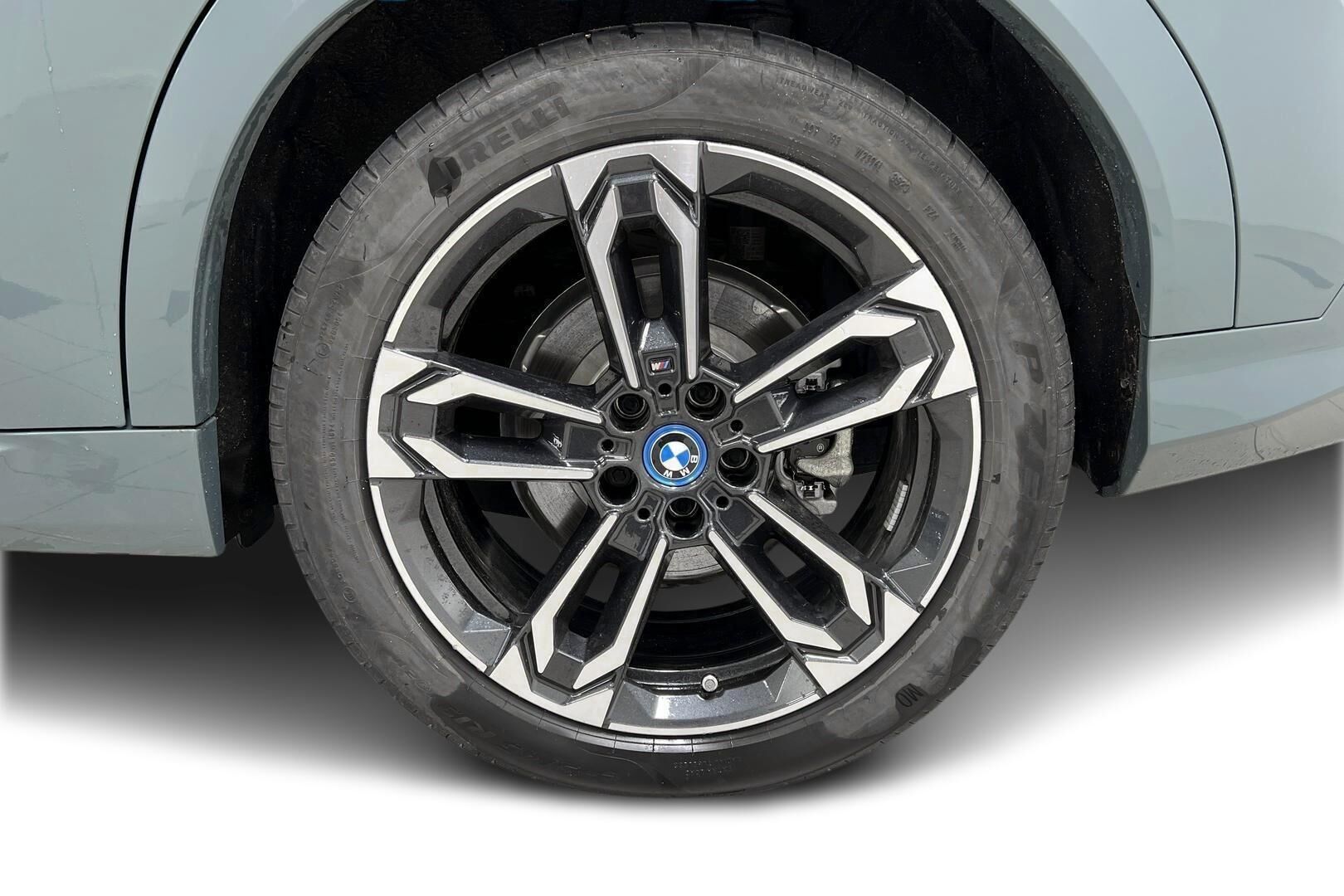 BMW iX2 iso kuva 12