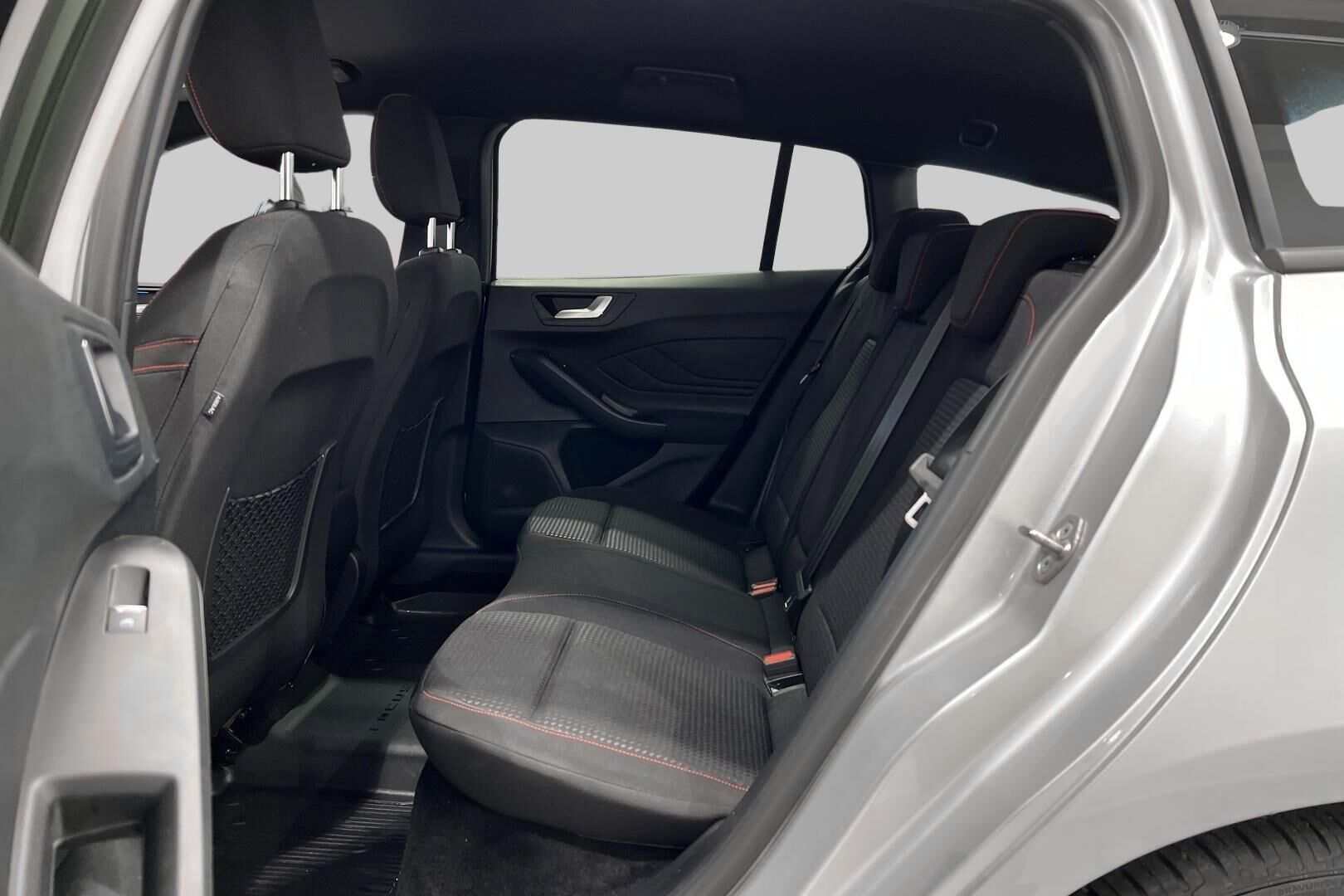 Ford Focus iso kuva 10