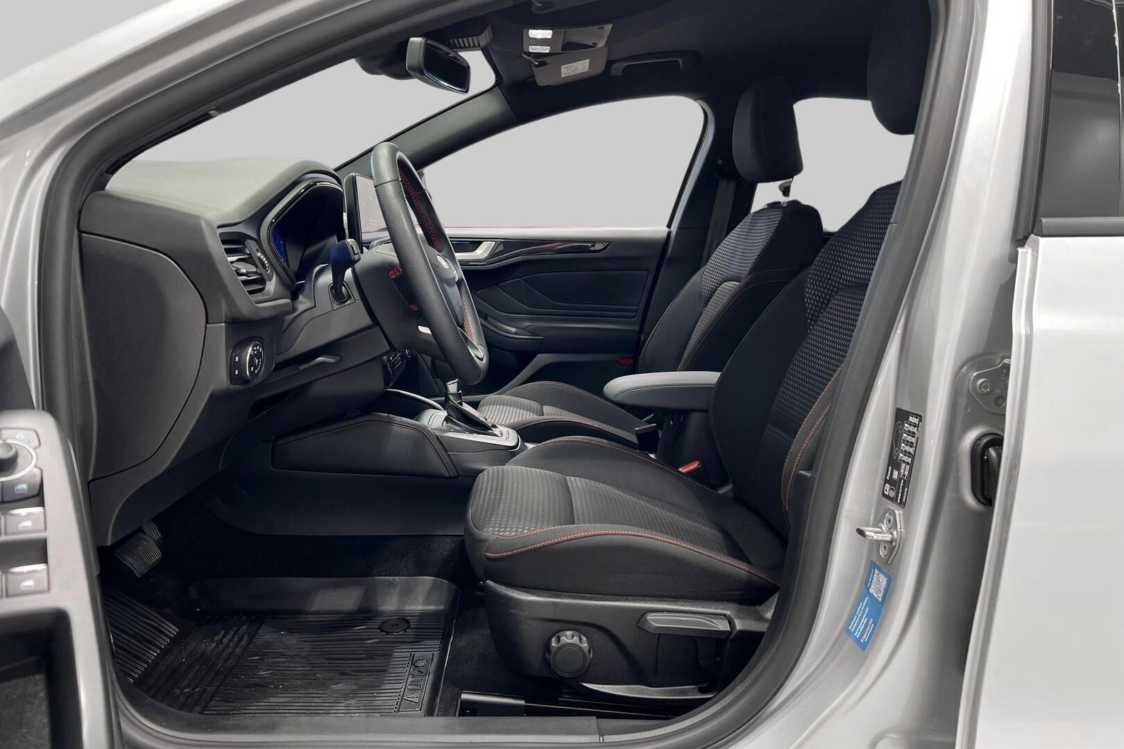 Ford Focus iso kuva 9
