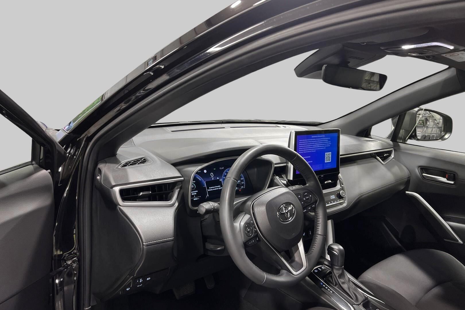 Toyota Corolla Cross iso kuva 11