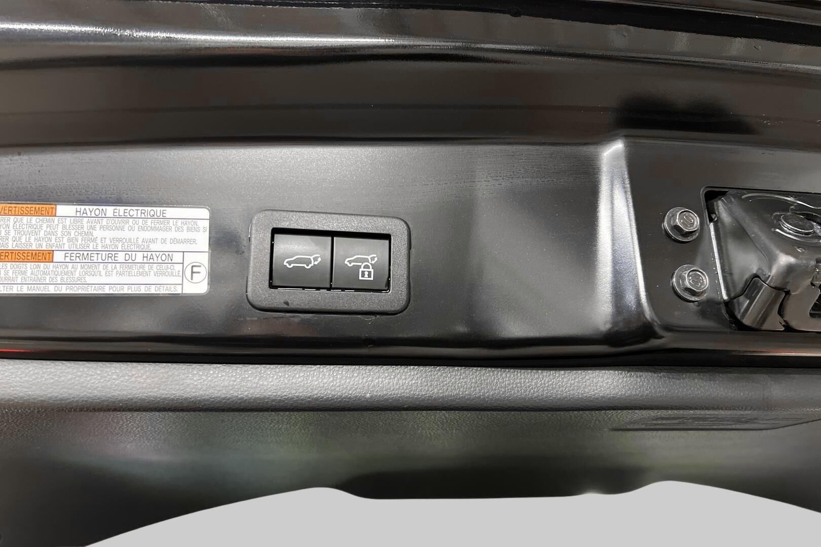 Toyota Corolla Cross iso kuva 14