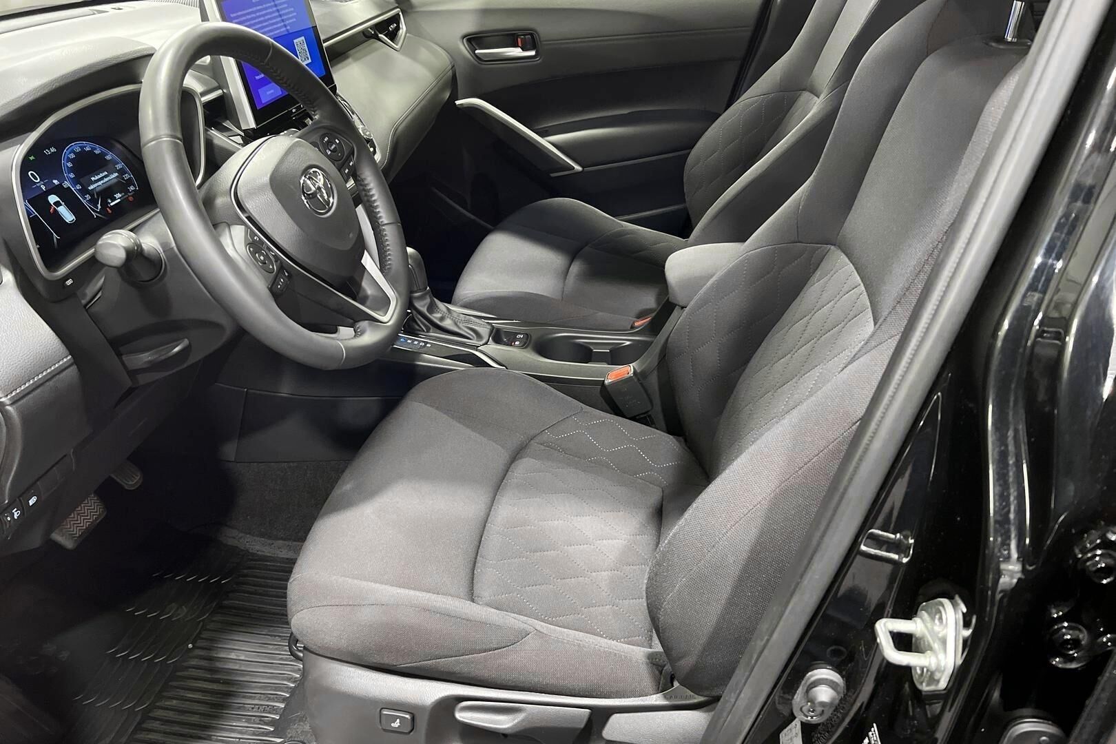 Toyota Corolla Cross iso kuva 9