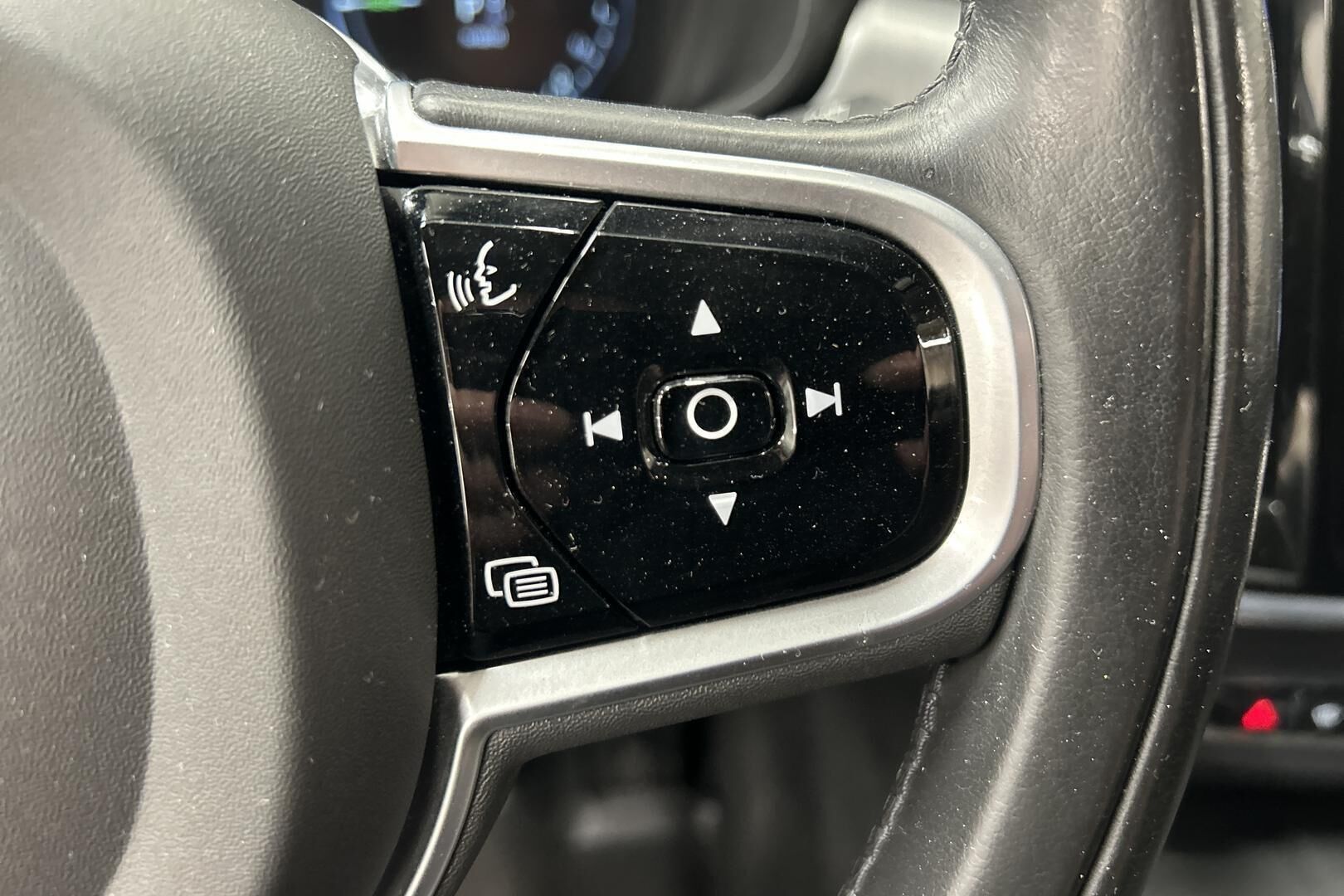 Volvo V90 iso kuva 17