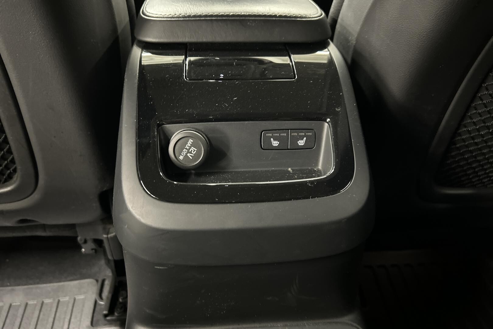 Volvo V90 iso kuva 23