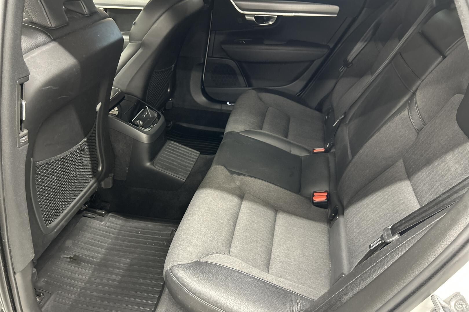 Volvo V90 iso kuva 9