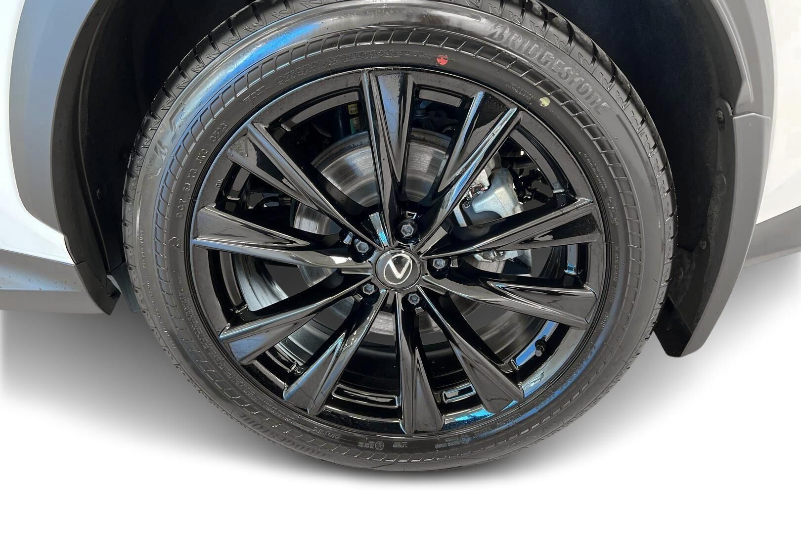 Lexus NX iso kuva 13
