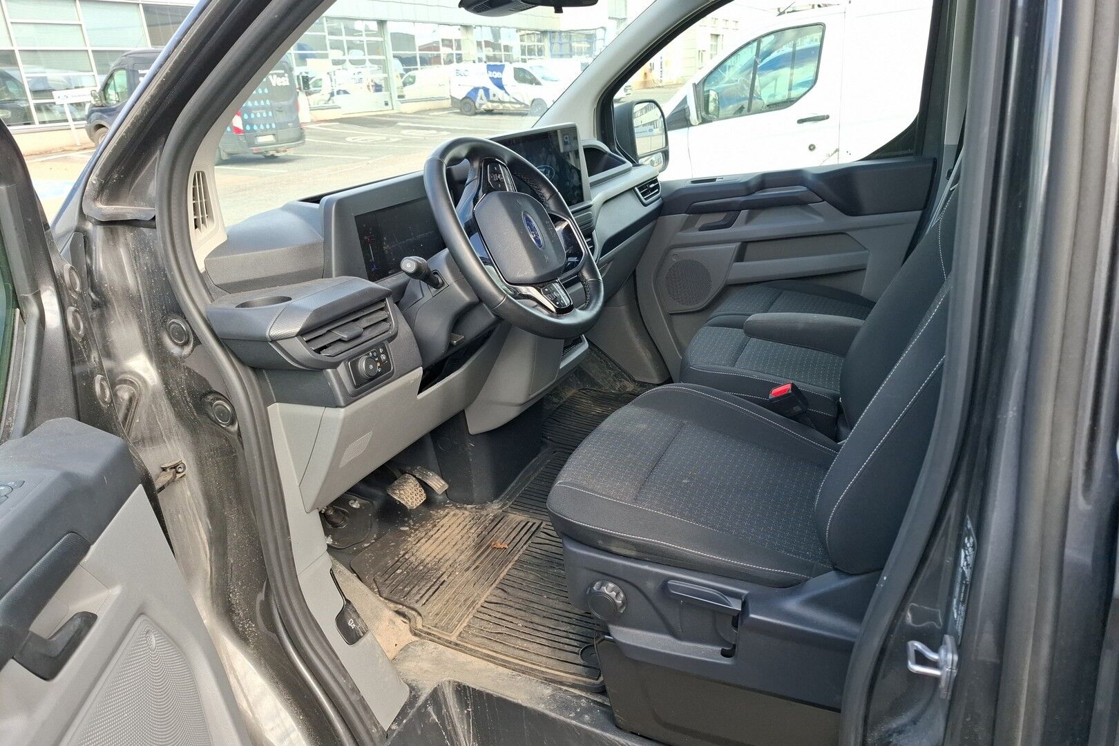 Ford Transit Custom iso kuva 1