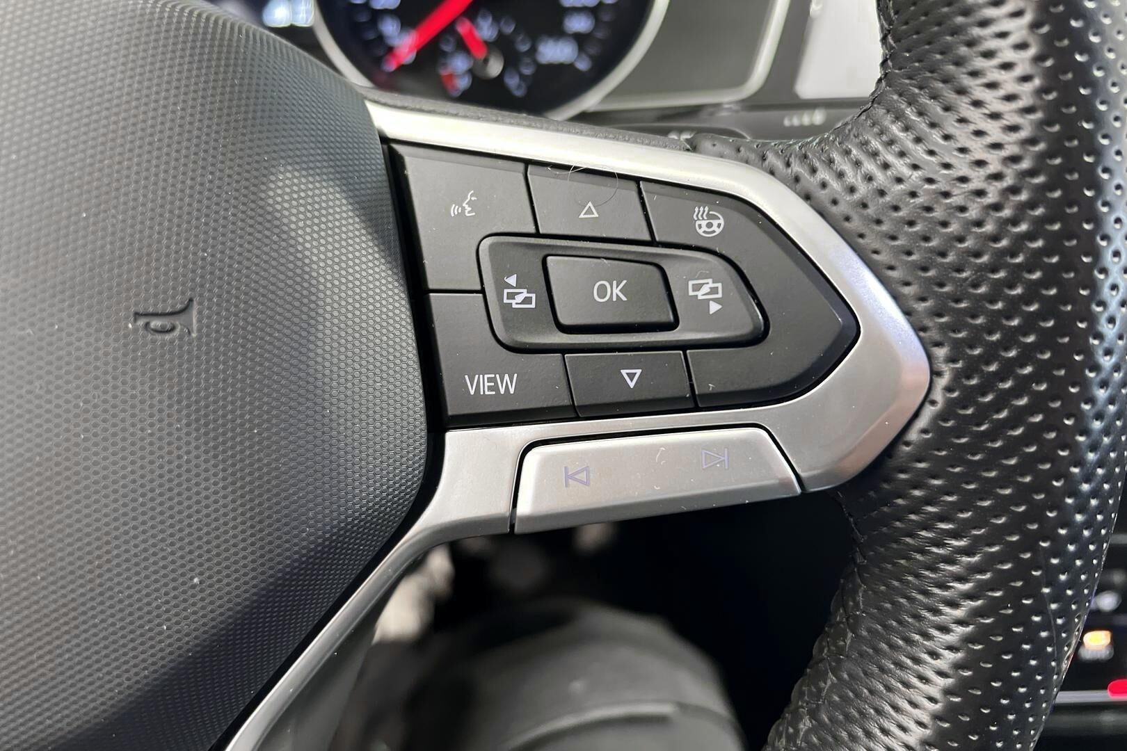 Volkswagen Passat iso kuva 14