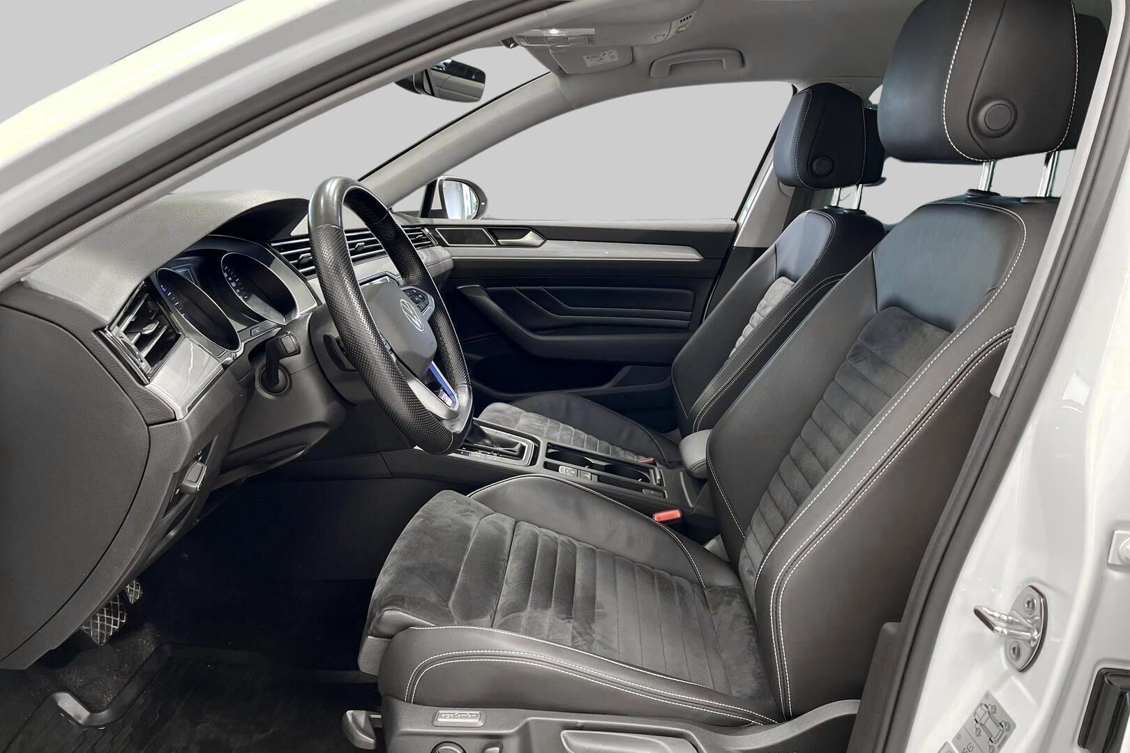 Volkswagen Passat iso kuva 4