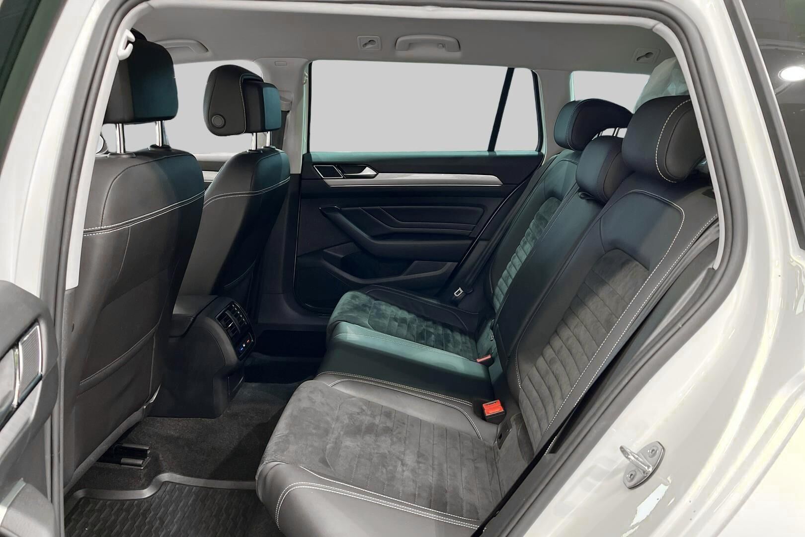 Volkswagen Passat iso kuva 5