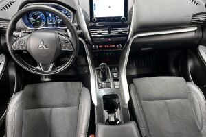 Mitsubishi Eclipse Cross esikatselu 21