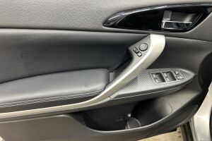 Mitsubishi Eclipse Cross esikatselu 9