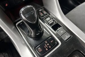 Mitsubishi Eclipse Cross esikatselu 12