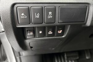 Mitsubishi Eclipse Cross esikatselu 15