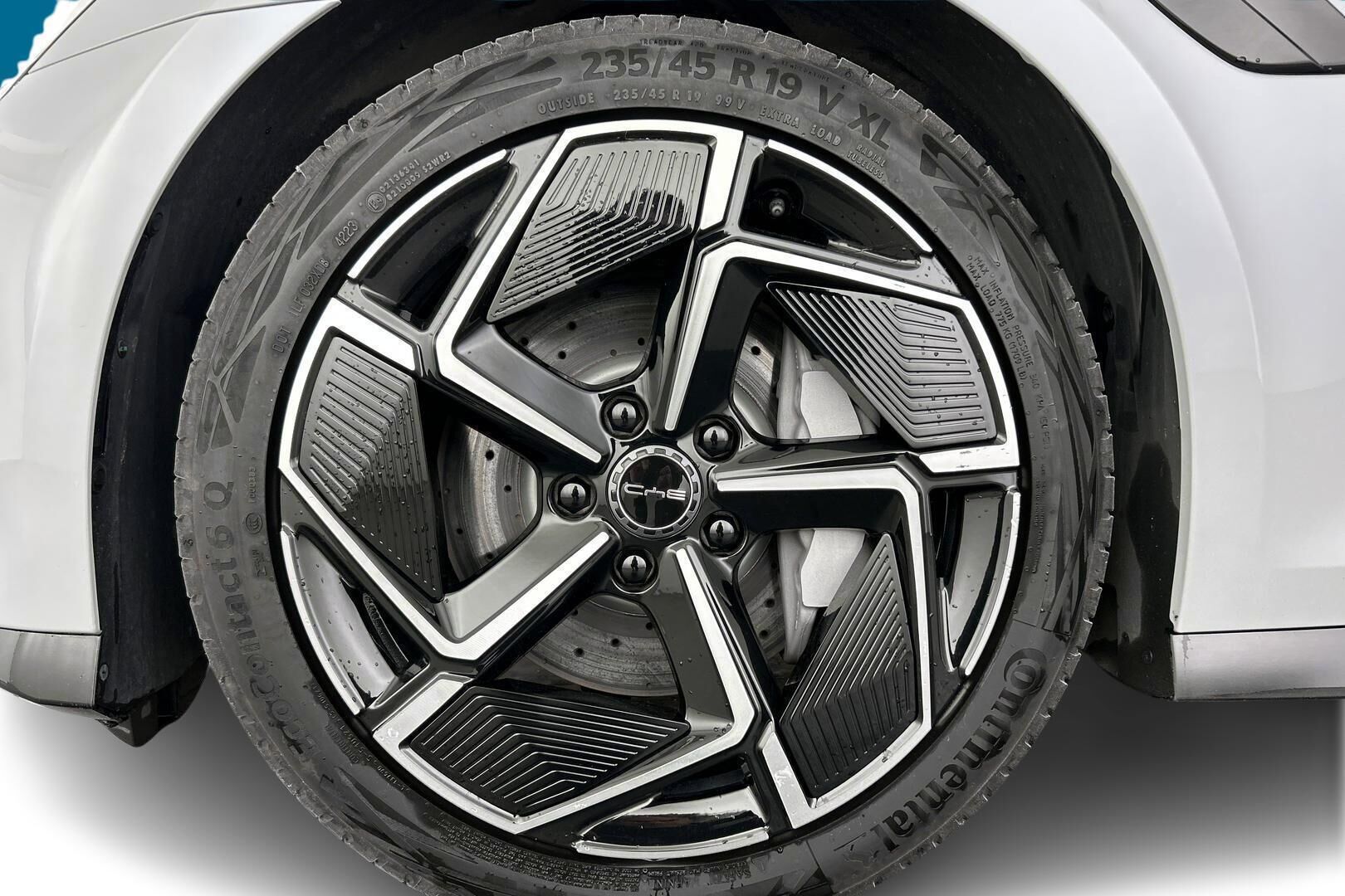 BYD Seal iso kuva 11