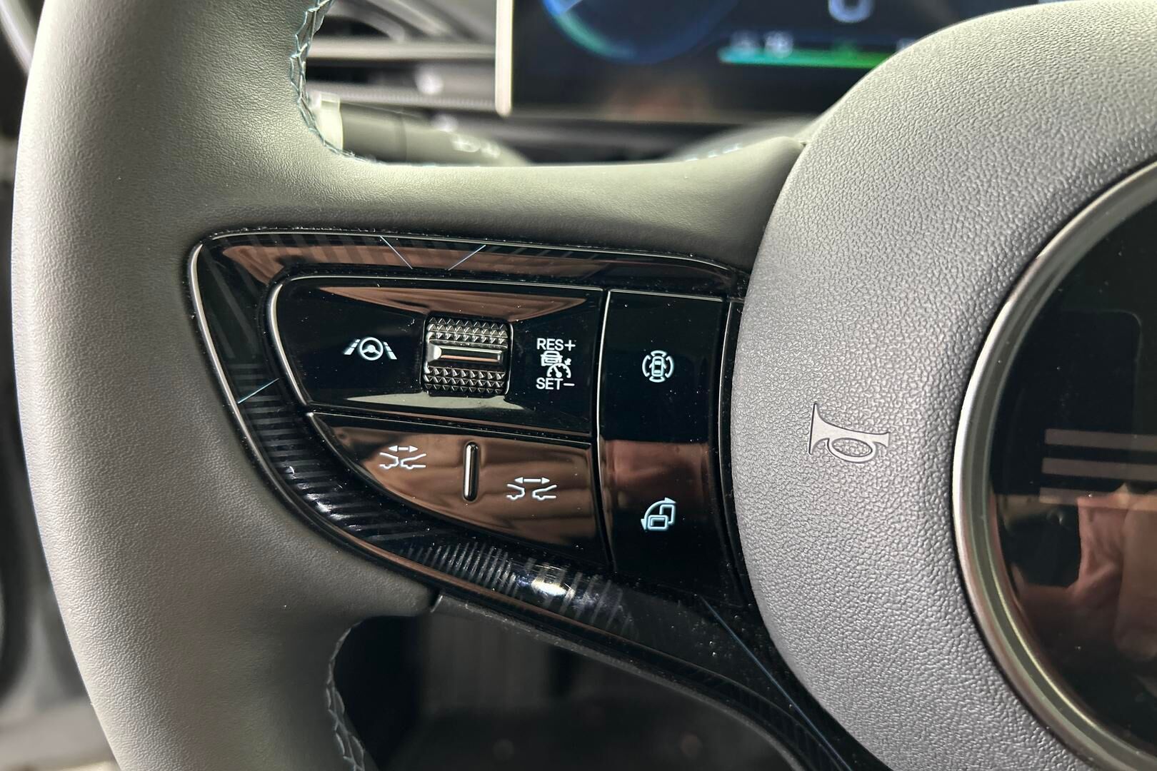 BYD Seal iso kuva 14