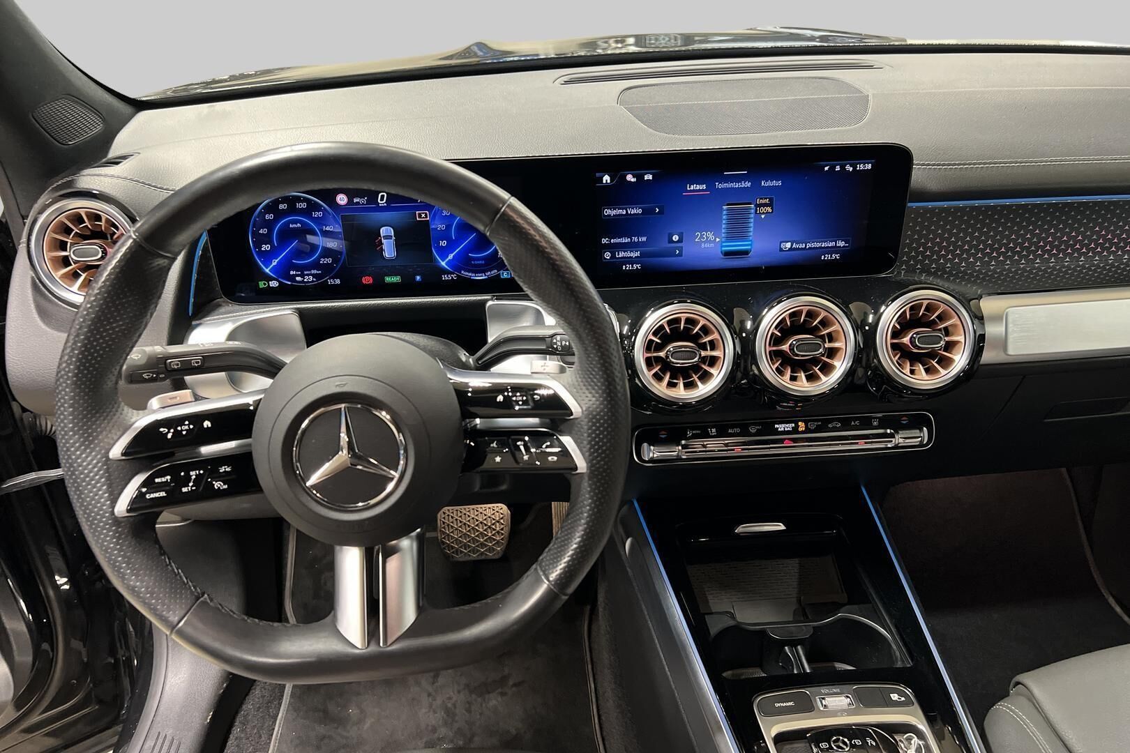 Mercedes-Benz EQB iso kuva 11