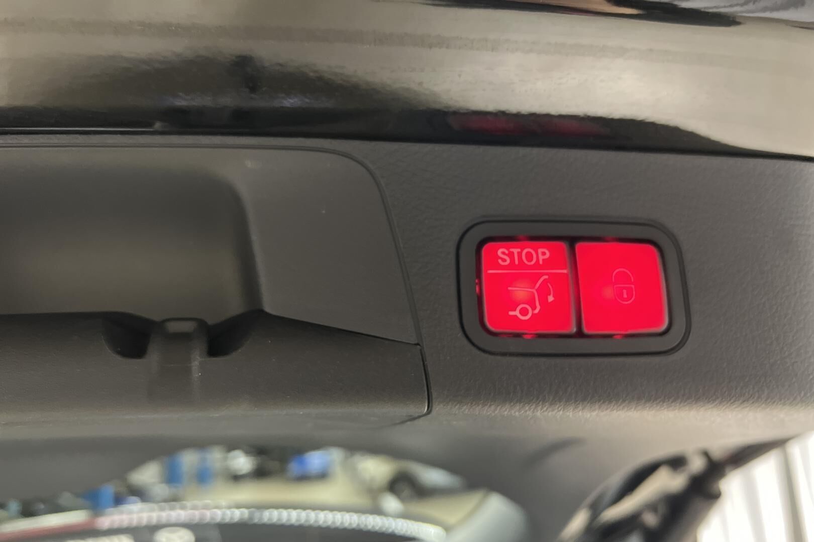 Mercedes-Benz EQB iso kuva 19