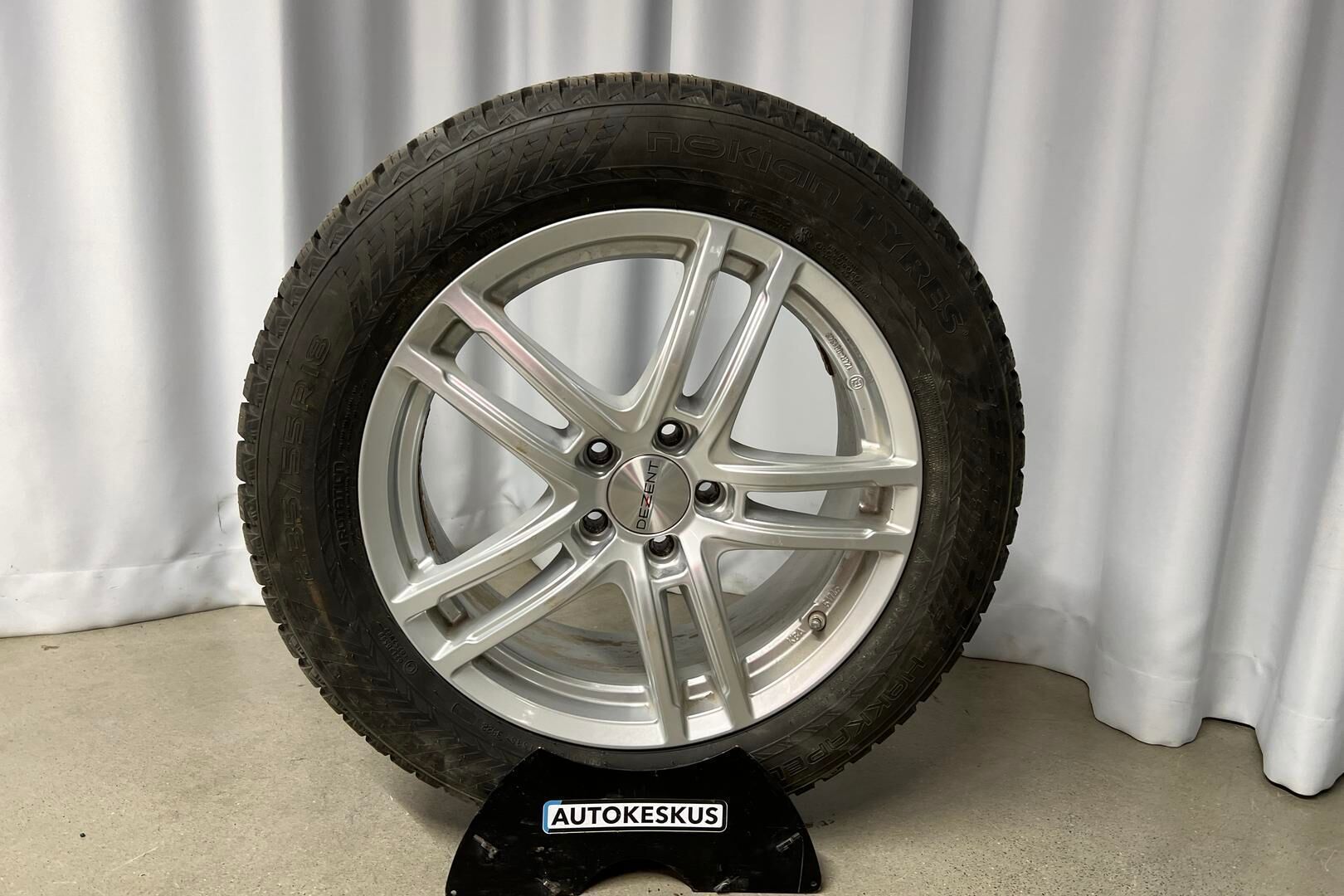 Mercedes-Benz EQB iso kuva 21