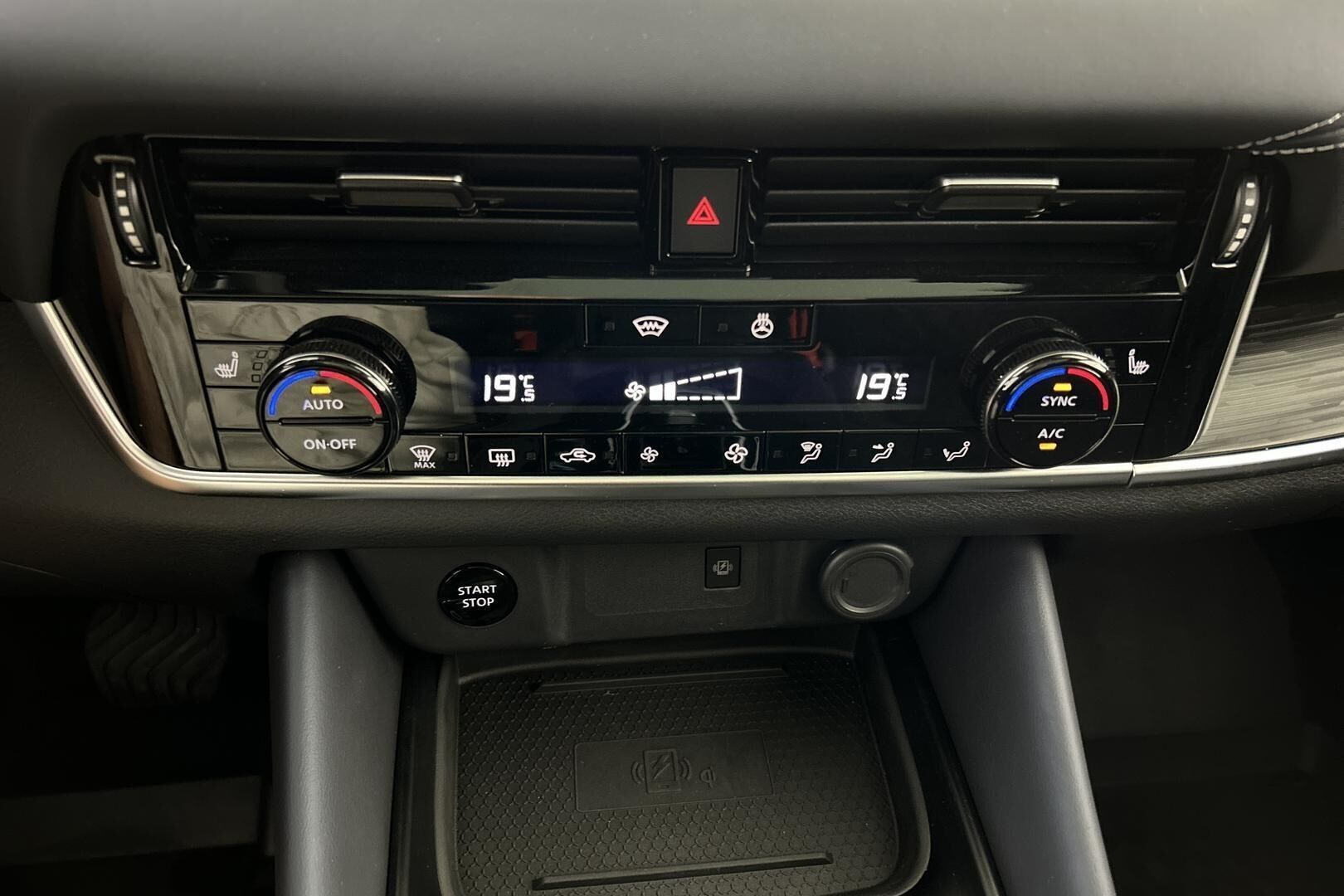 NISSAN Qashqai iso kuva 23