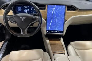 Tesla Model S esikatselu 9