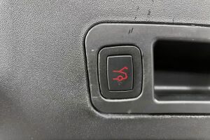 Tesla Model S esikatselu 12