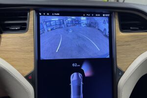 Tesla Model S esikatselu 16
