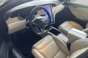 Tesla Model S esikatselu 2