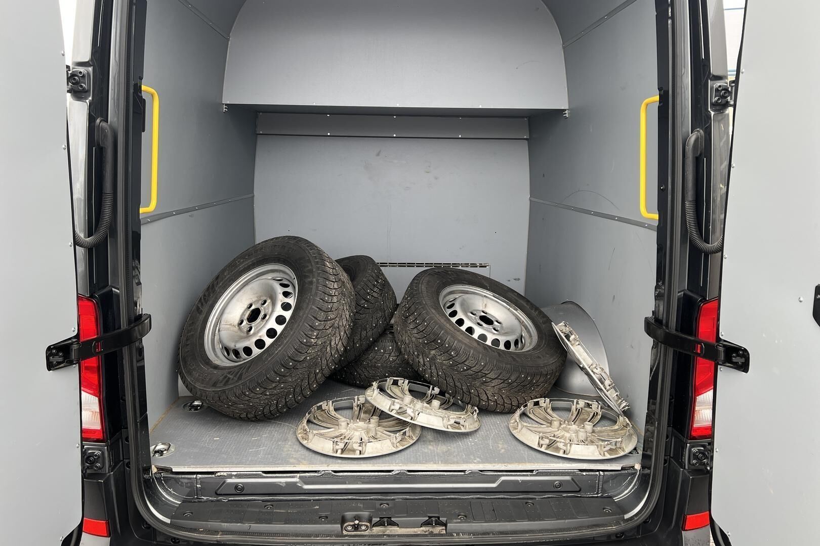 Volkswagen Crafter iso kuva 18