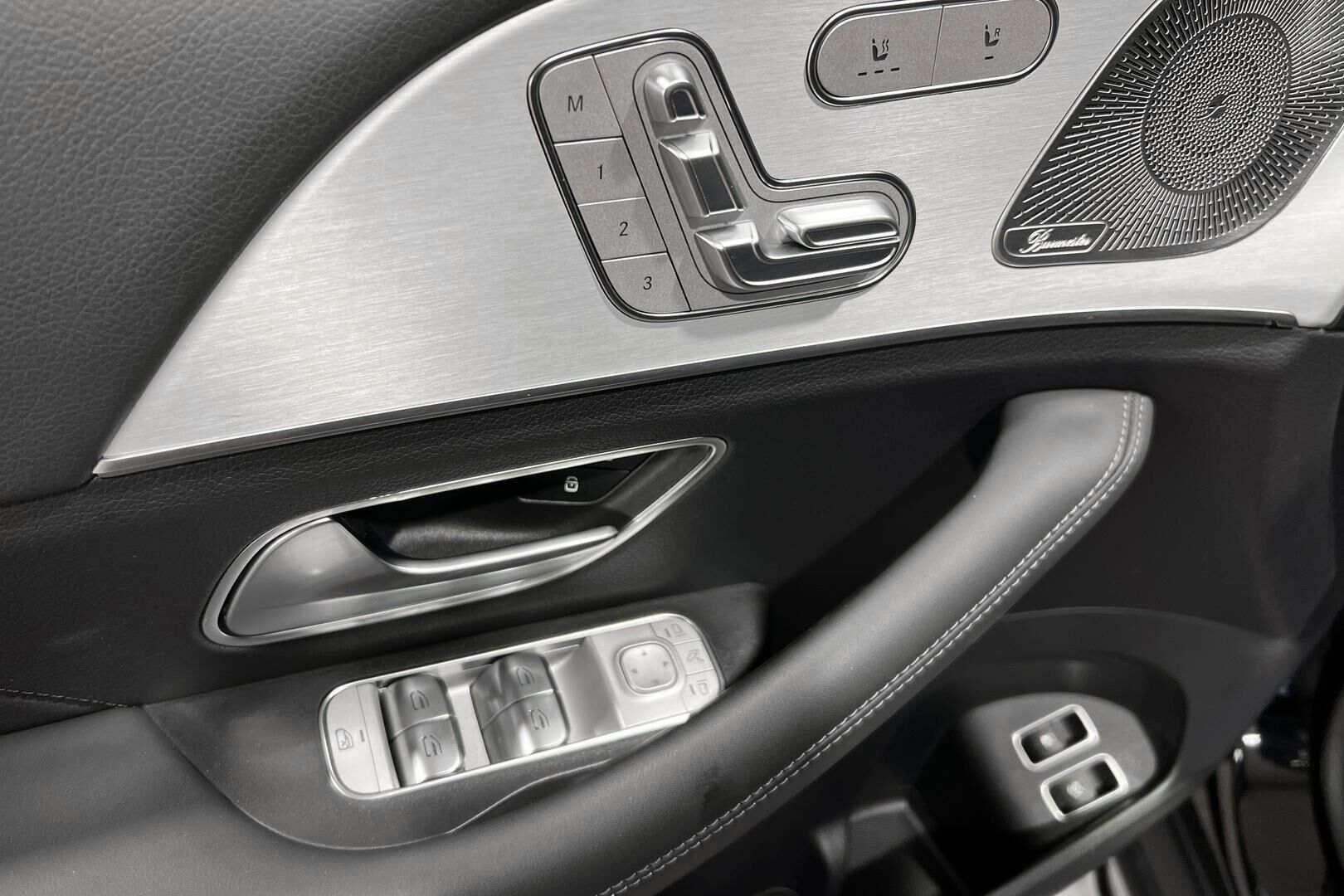 Mercedes-Benz GLE iso kuva 15
