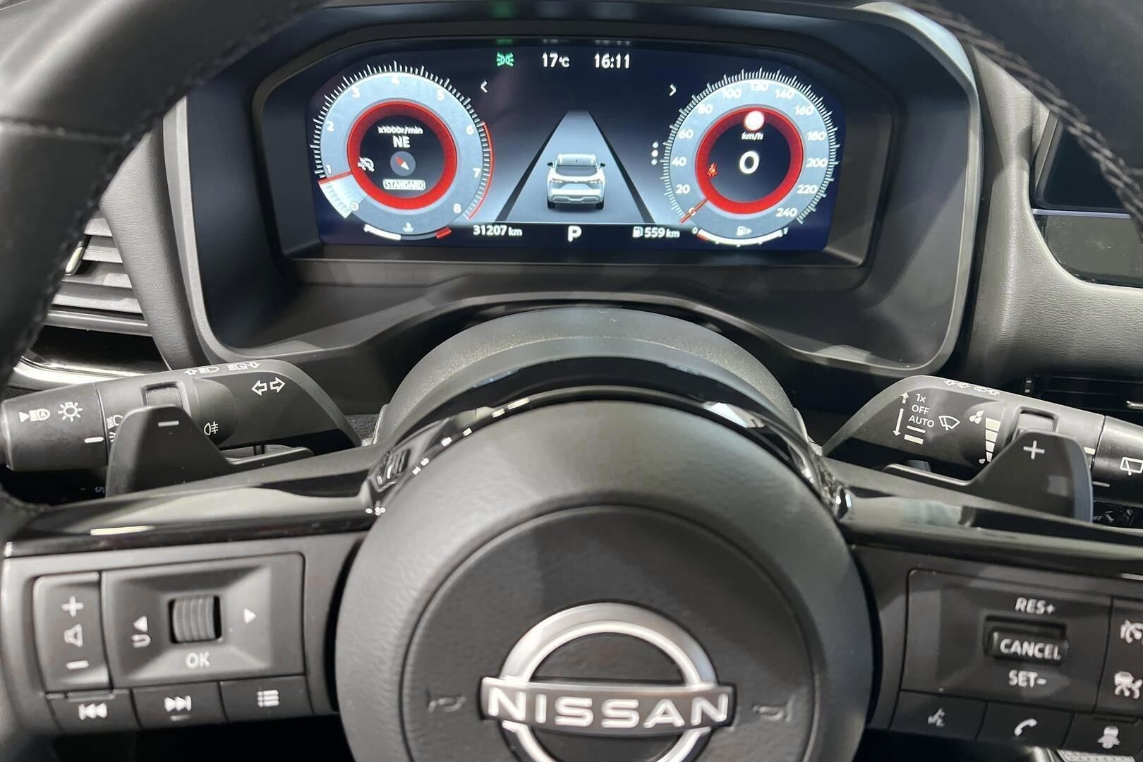 Nissan Qashqai iso kuva 24