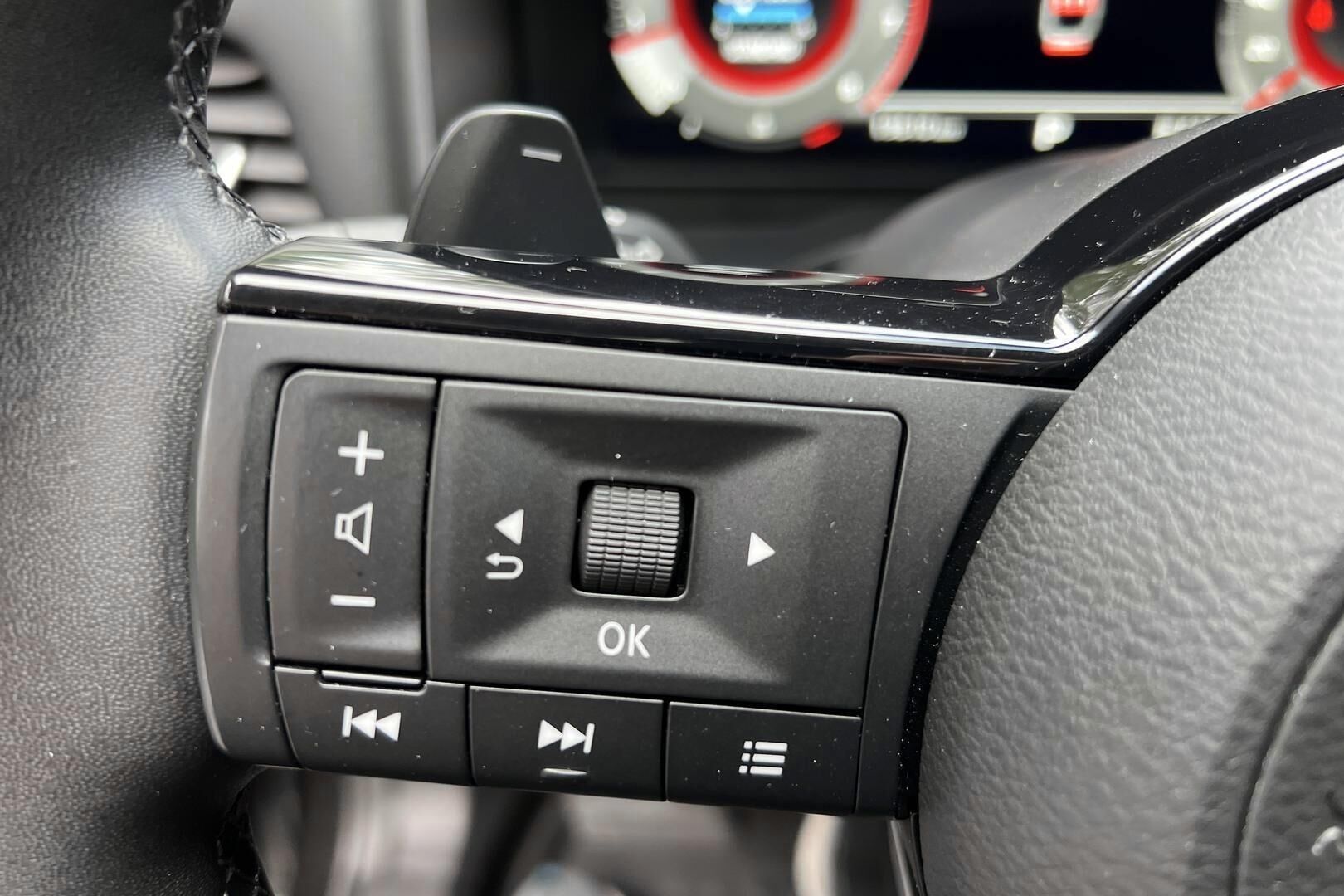 Nissan Qashqai iso kuva 15