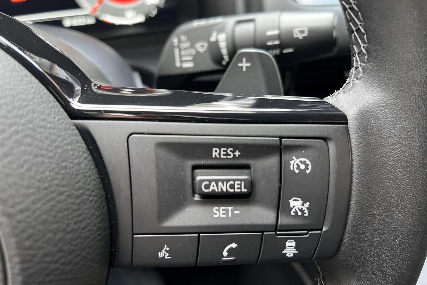 Nissan Qashqai iso kuva 16