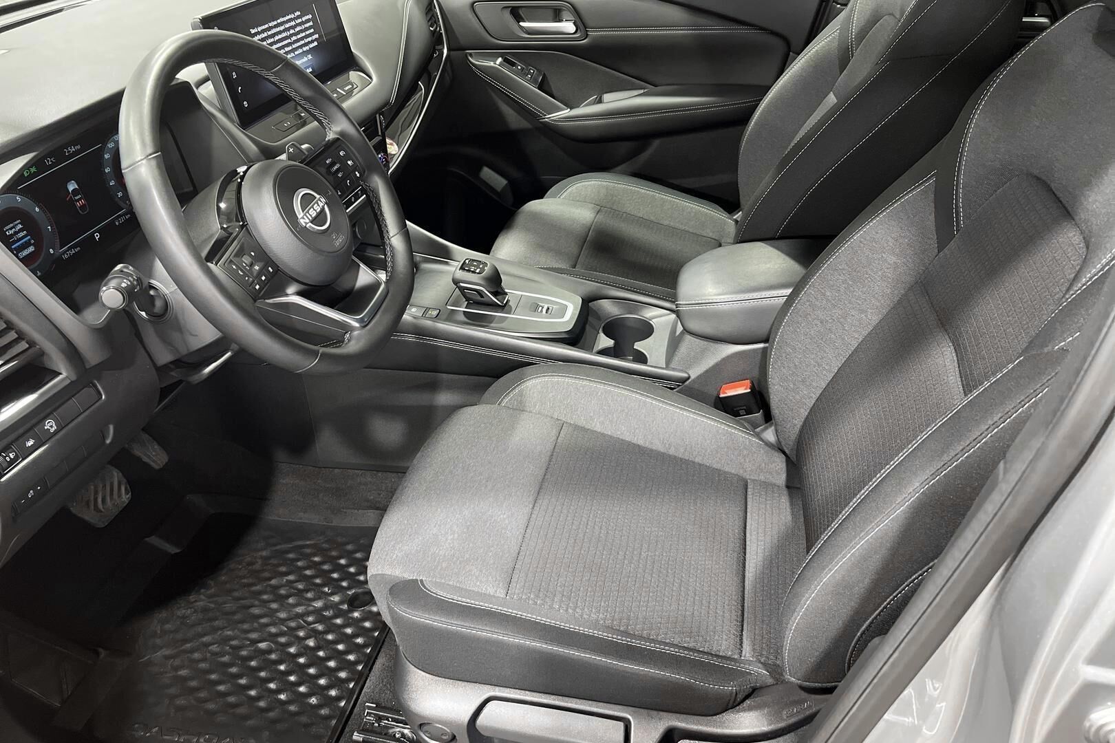 Nissan Qashqai iso kuva 7