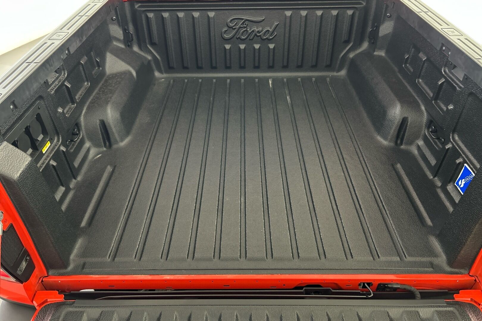 Ford Ranger iso kuva 11