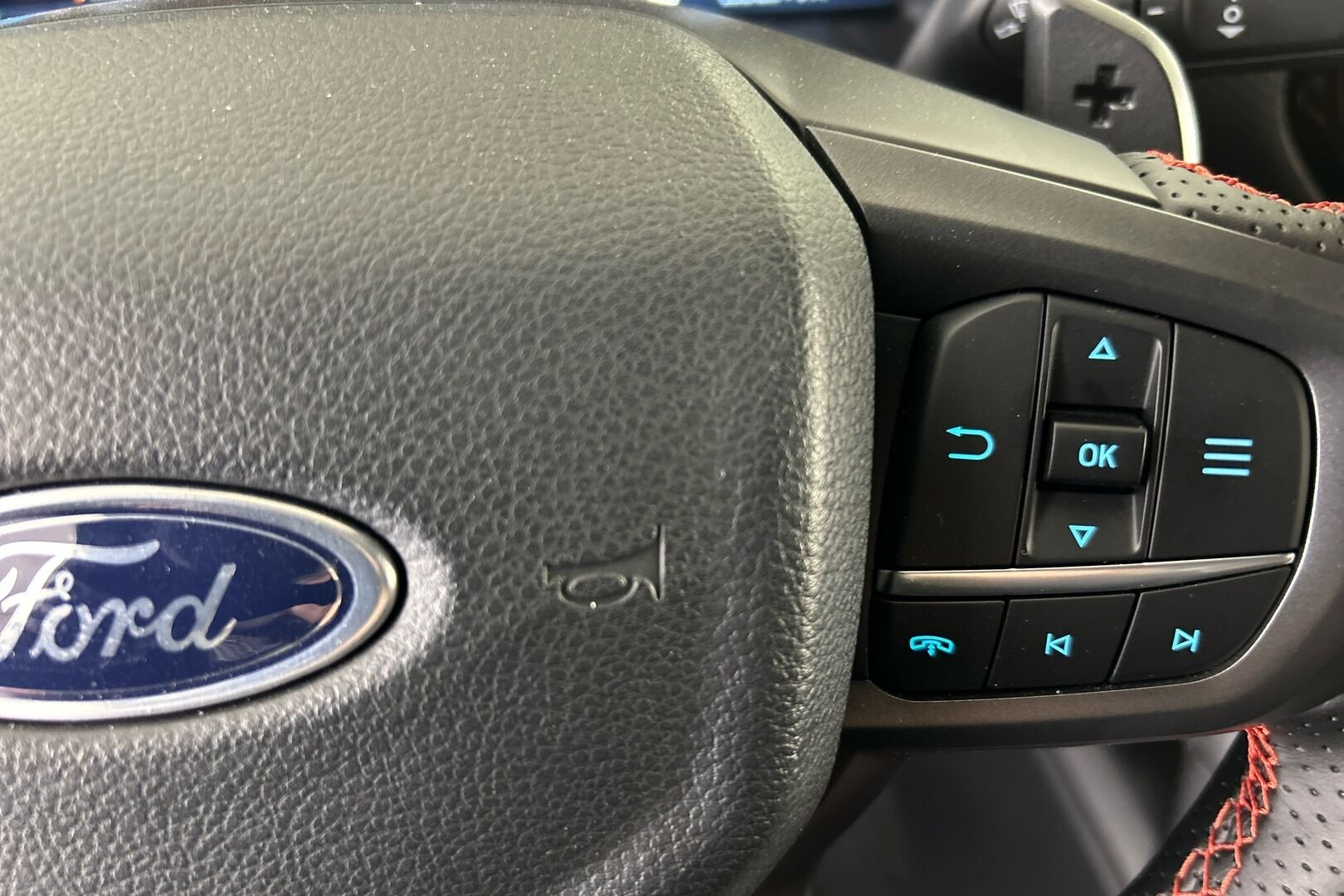Ford Ranger iso kuva 13