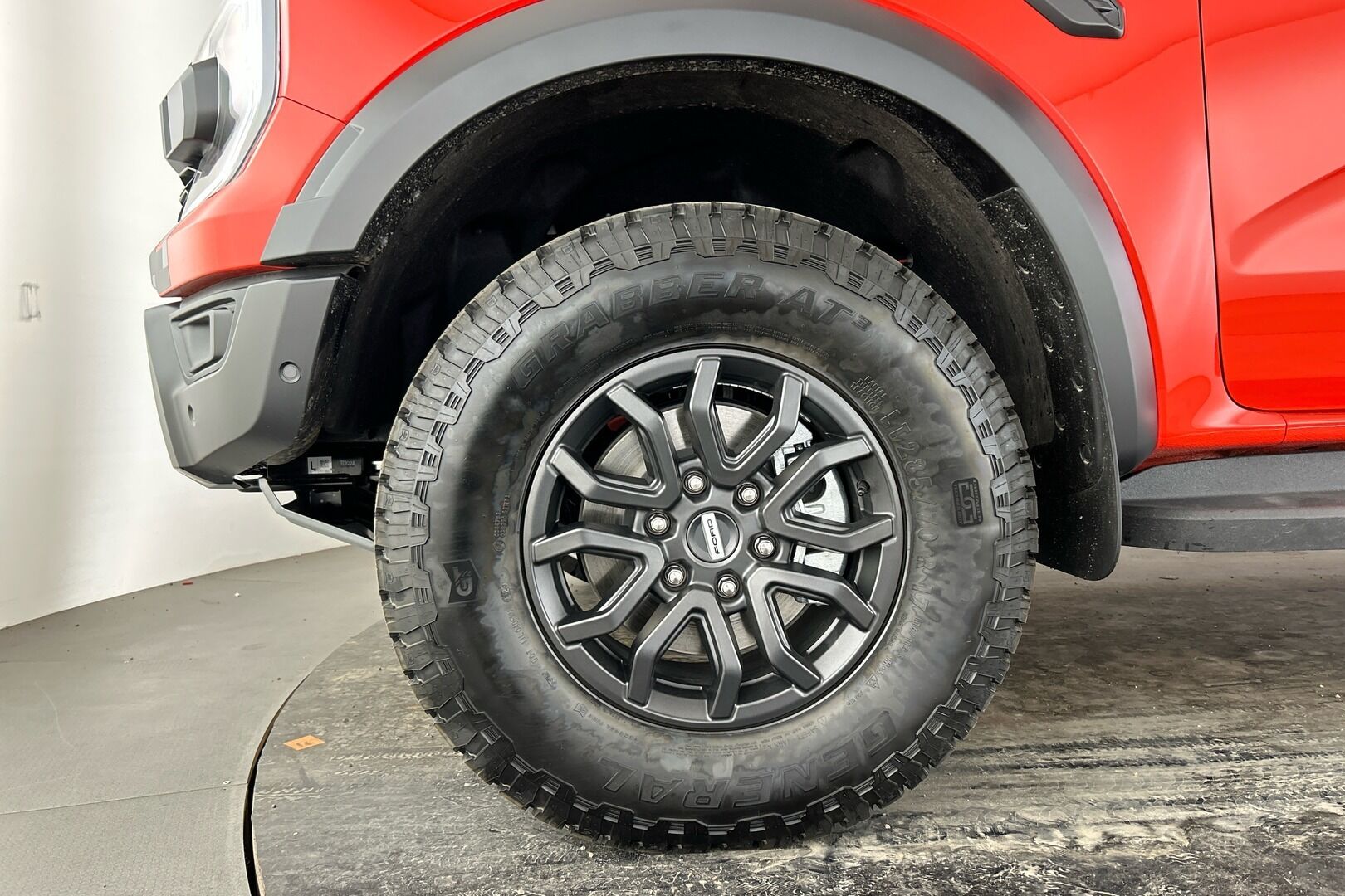Ford Ranger iso kuva 7