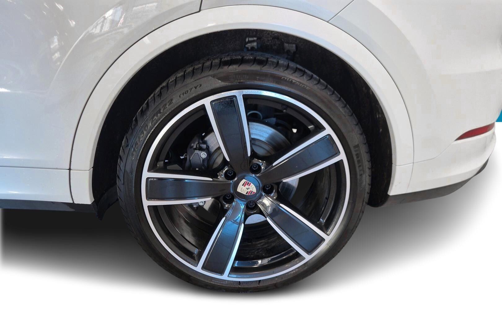 Porsche Cayenne iso kuva 13