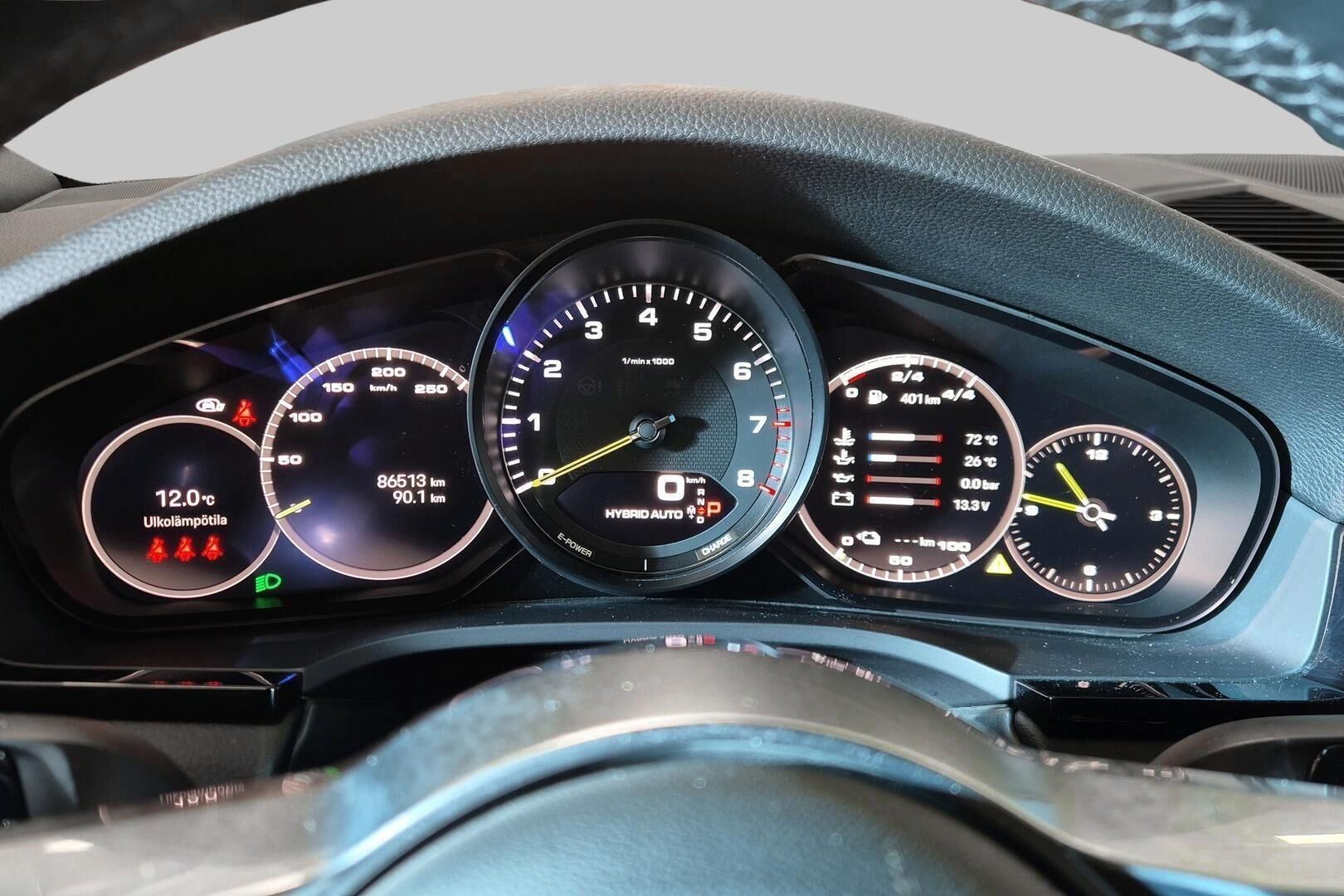 Porsche Cayenne iso kuva 14