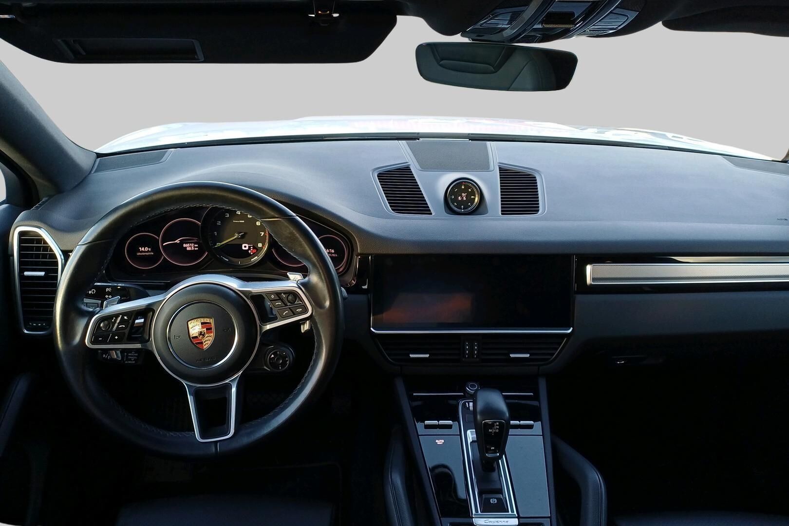 Porsche Cayenne iso kuva 2