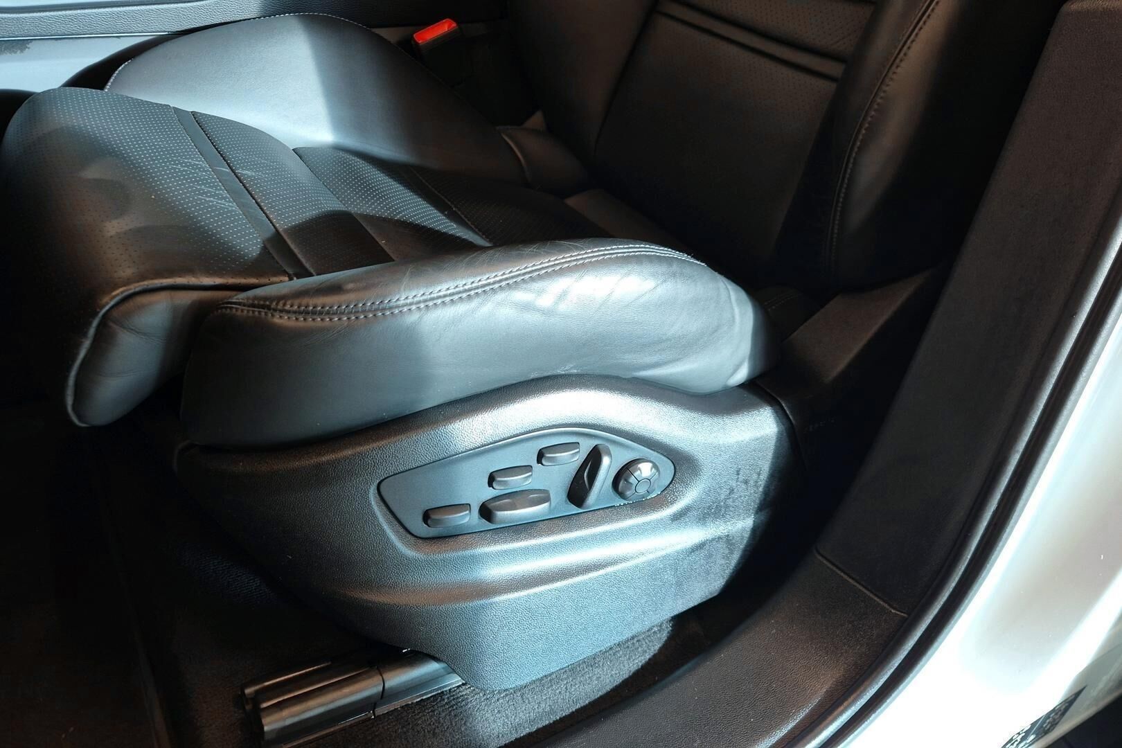 Porsche Cayenne iso kuva 21