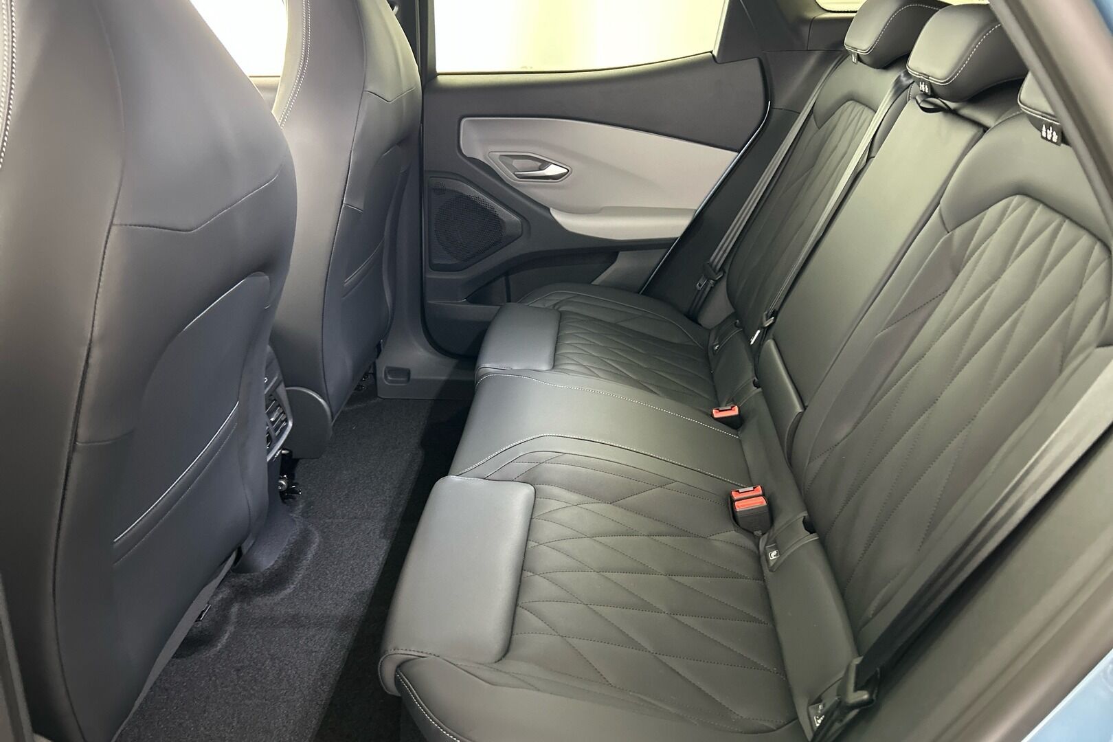 Ford Explorer iso kuva 11