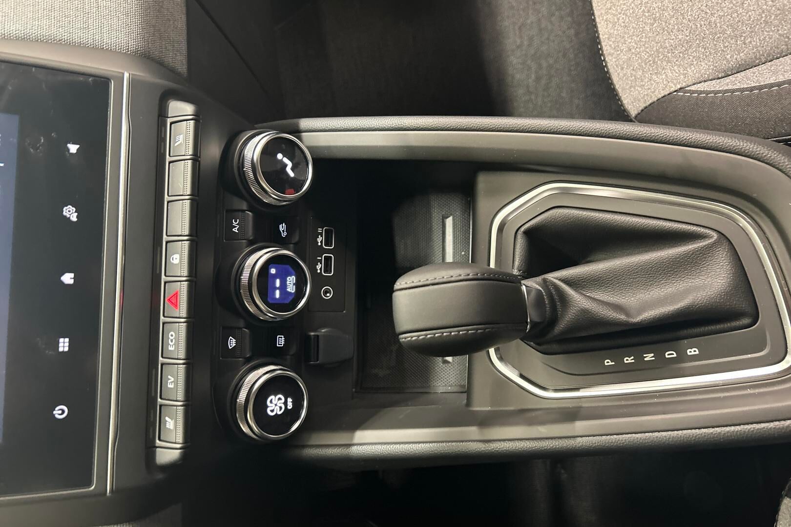 Mitsubishi Colt iso kuva 18