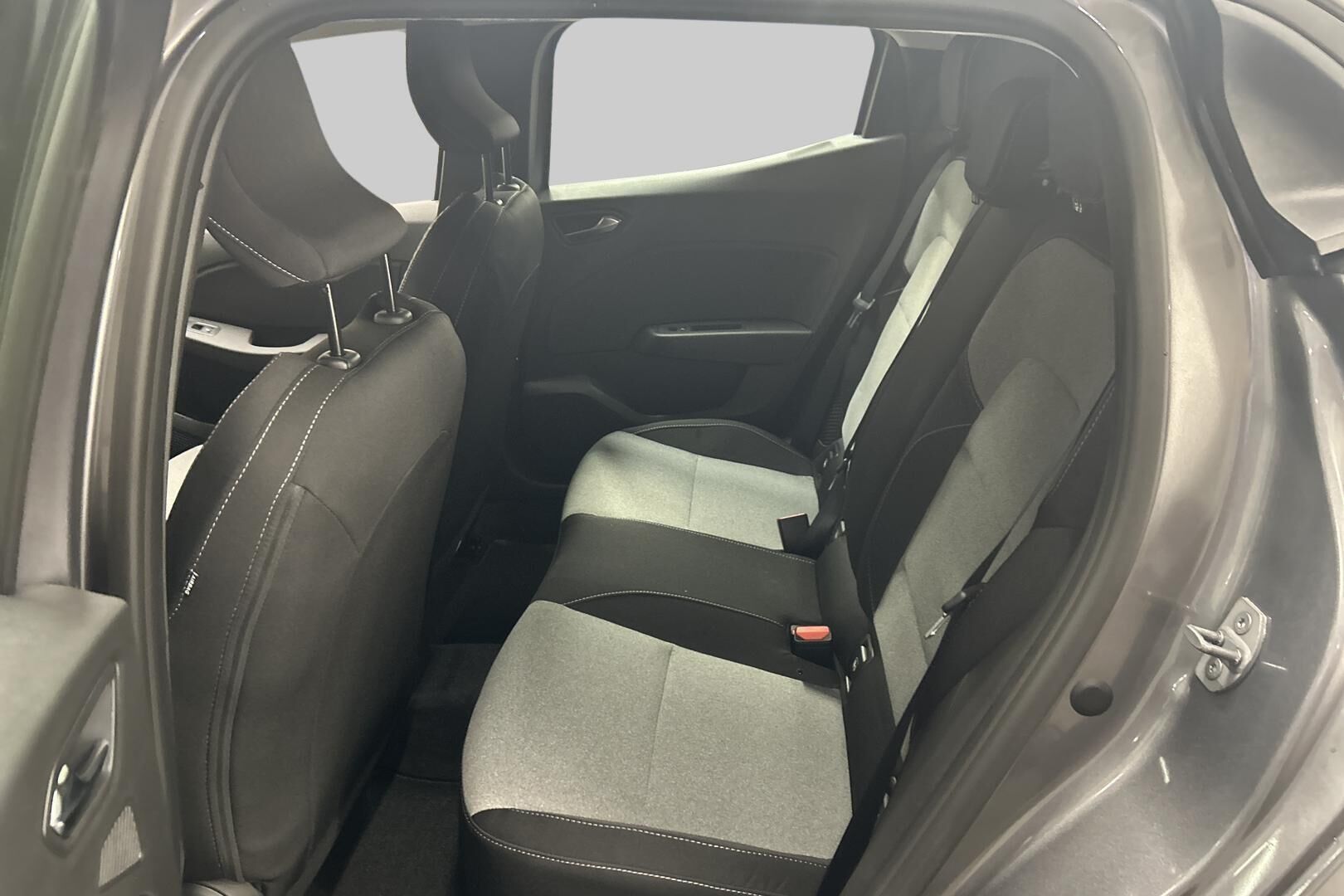 Mitsubishi Colt iso kuva 9