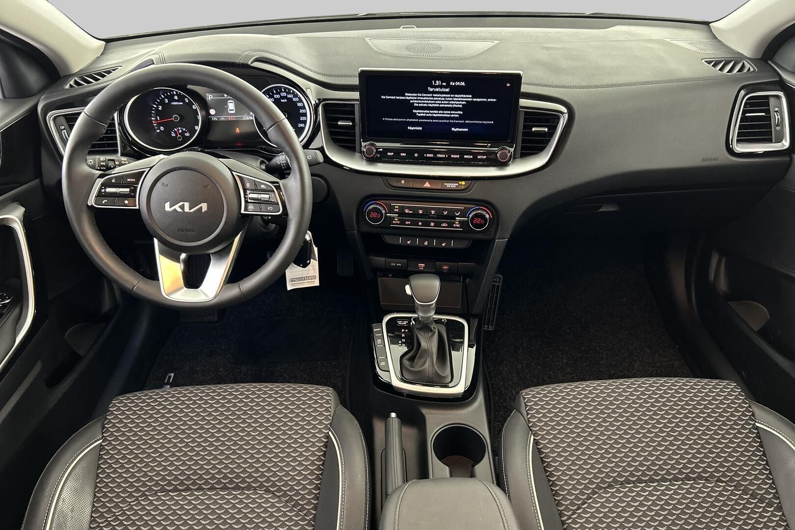 Kia Ceed iso kuva 9