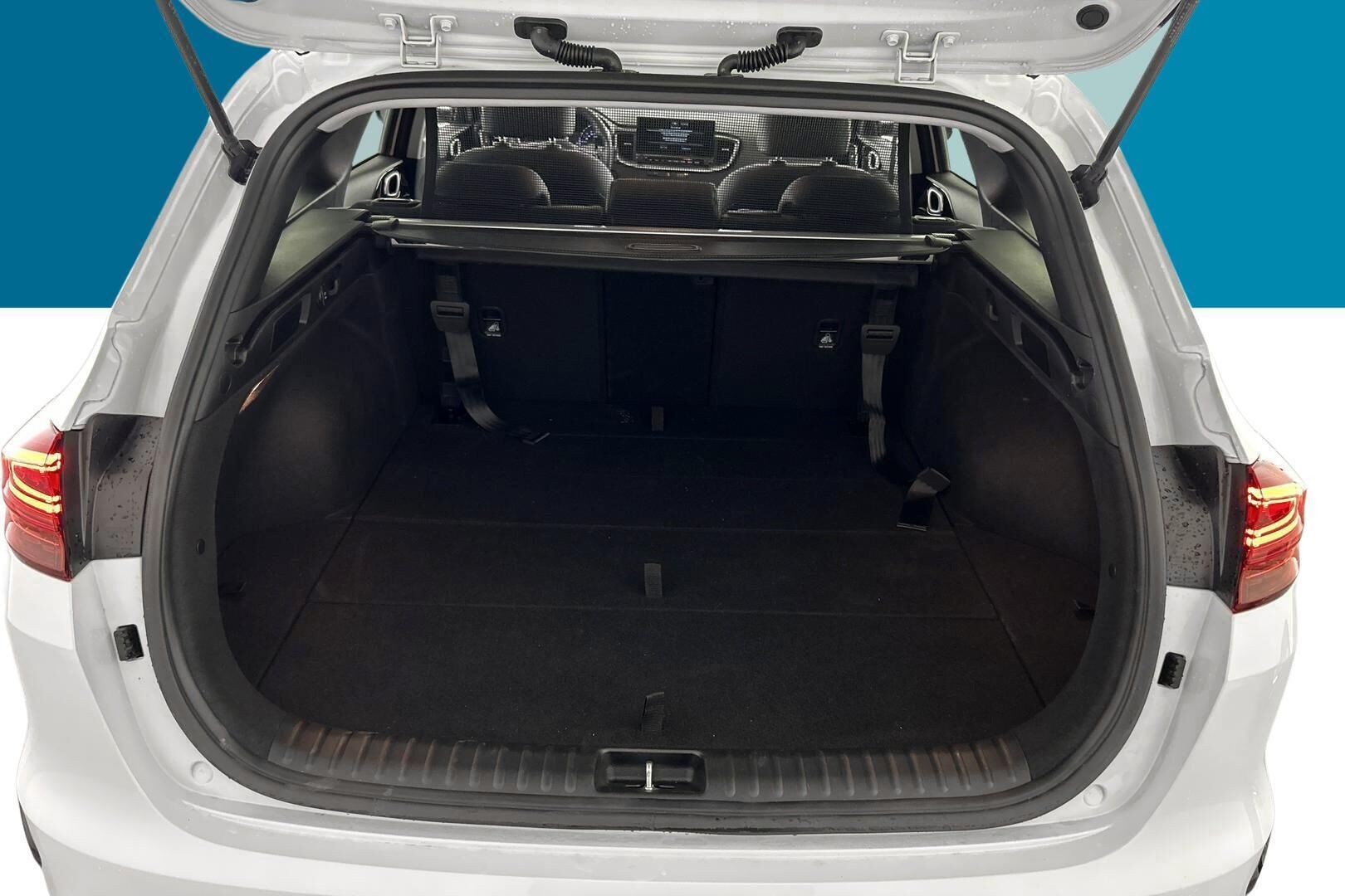 Kia Ceed iso kuva 10