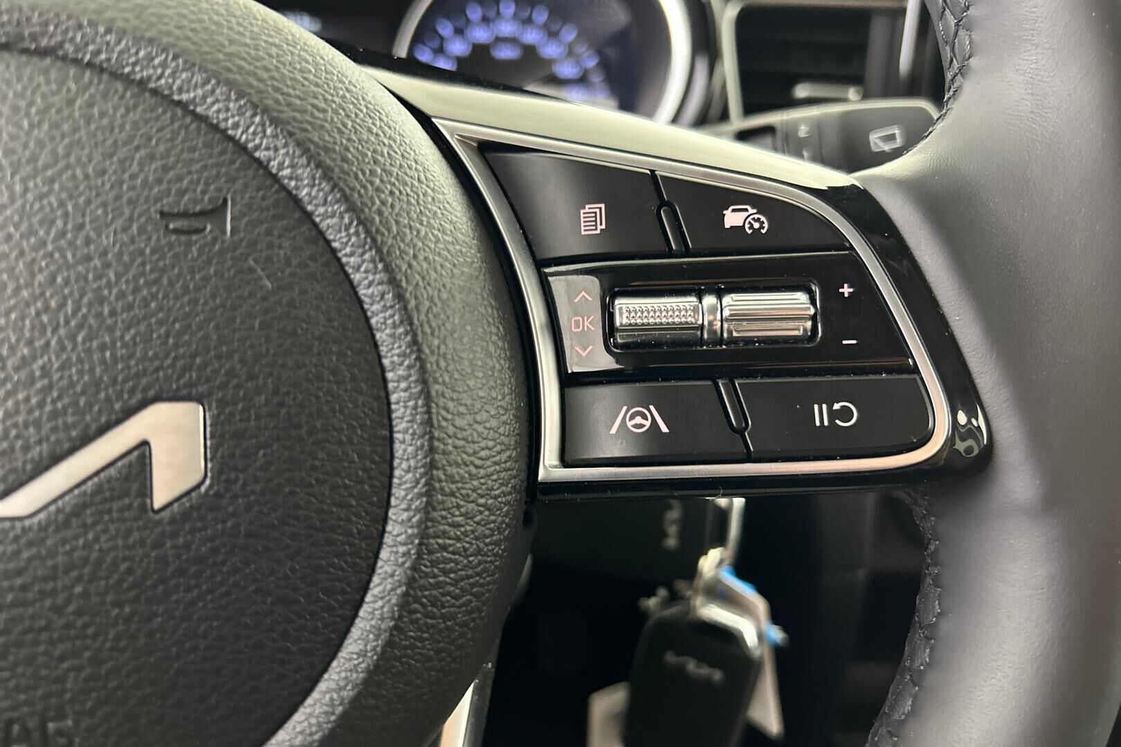 Kia Ceed iso kuva 20