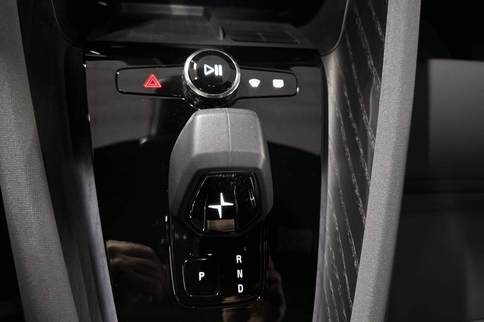 Polestar 2 iso kuva 21