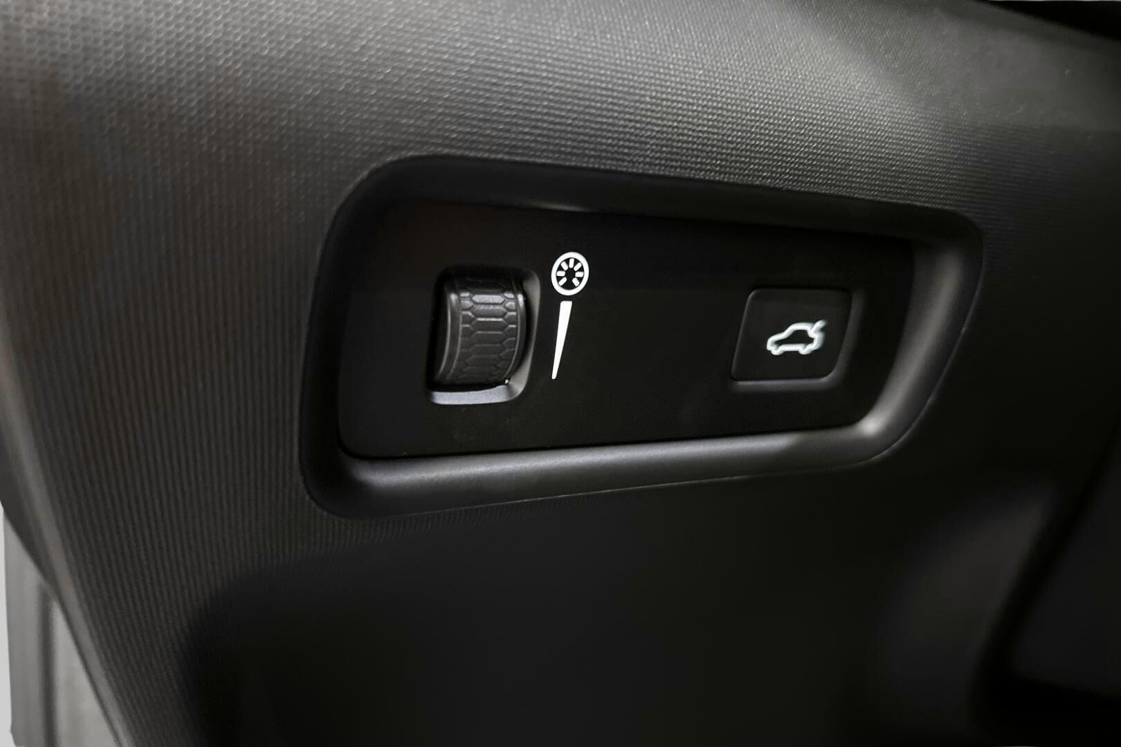 Polestar 2 iso kuva 25